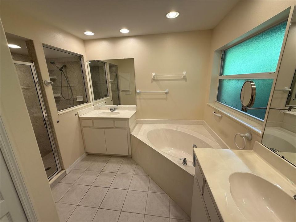 出租: $1,995 (4 贝兹, 2 浴室, 1937 平方英尺)