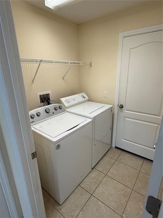 出租: $1,995 (4 贝兹, 2 浴室, 1937 平方英尺)