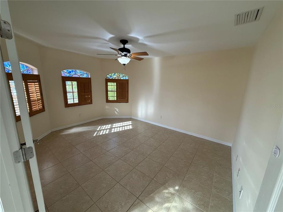 出租: $1,995 (4 贝兹, 2 浴室, 1937 平方英尺)