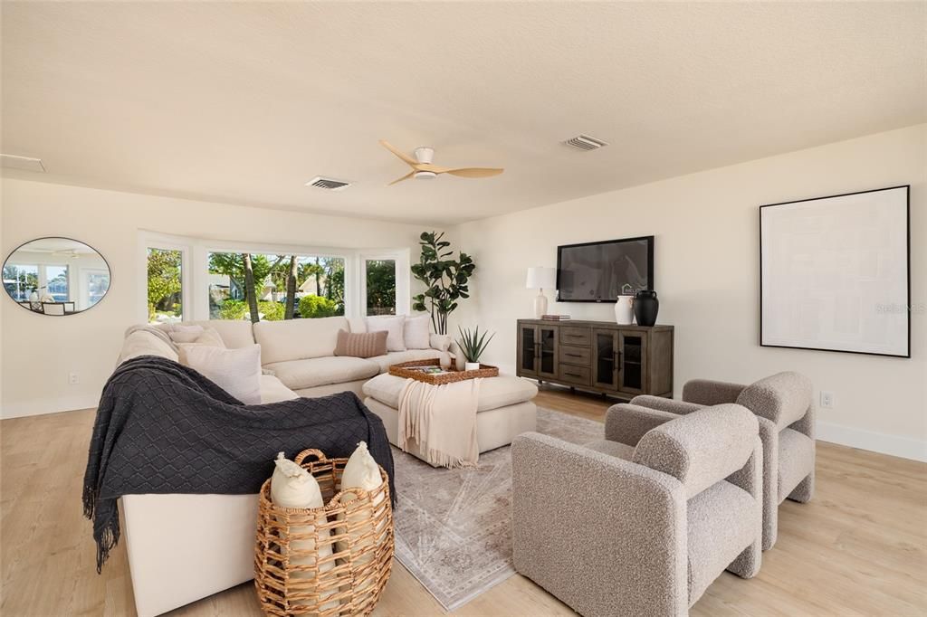 For Sale: $1,690,000 (3 beds, 2 baths, 2148 Square Feet)