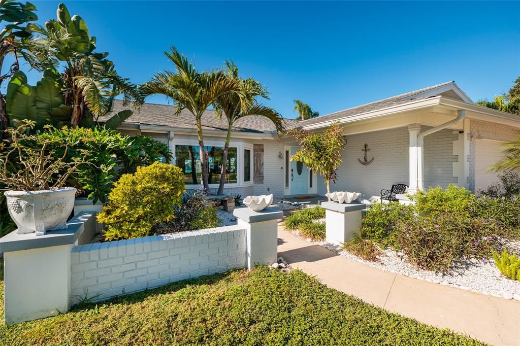 For Sale: $1,690,000 (3 beds, 2 baths, 2148 Square Feet)