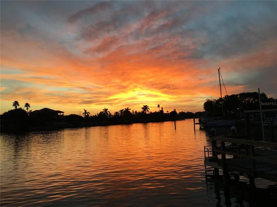 For Sale: $1,690,000 (3 beds, 2 baths, 2148 Square Feet)