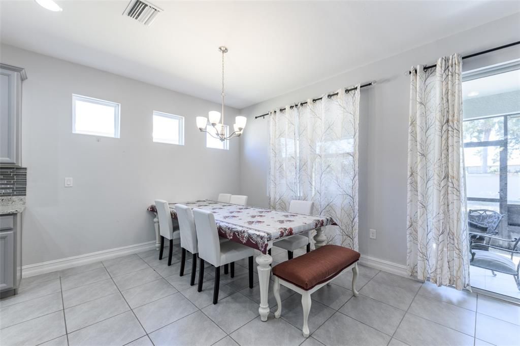 En Renta: $2,095 (4 camas, 2 baños, 2044 Pies cuadrados)