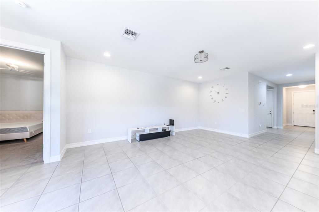 En Renta: $2,095 (4 camas, 2 baños, 2044 Pies cuadrados)