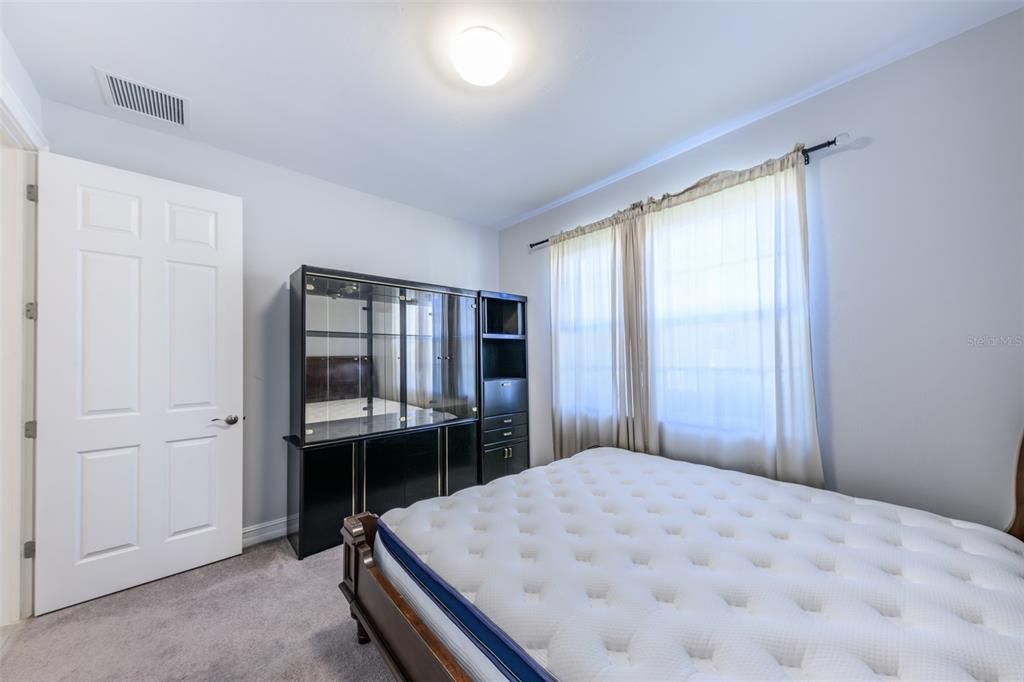 En Renta: $2,095 (4 camas, 2 baños, 2044 Pies cuadrados)