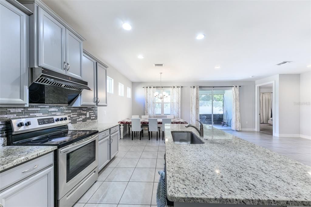 En Renta: $2,095 (4 camas, 2 baños, 2044 Pies cuadrados)