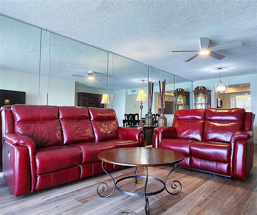 待售: $549,000 (2 贝兹, 2 浴室, 1255 平方英尺)