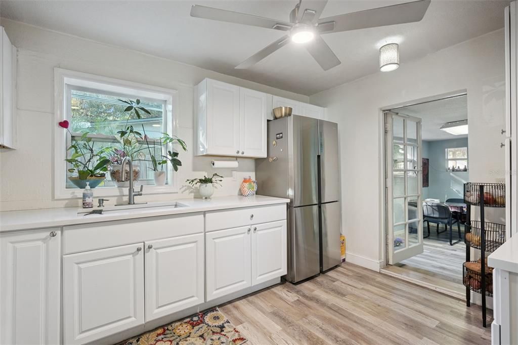 For Sale: $298,000 (3 beds, 2 baths, 1373 Square Feet)