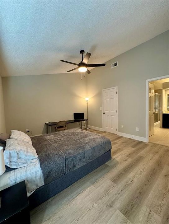 For Rent: $2,560 (4 beds, 2 baths, 1866 Square Feet)