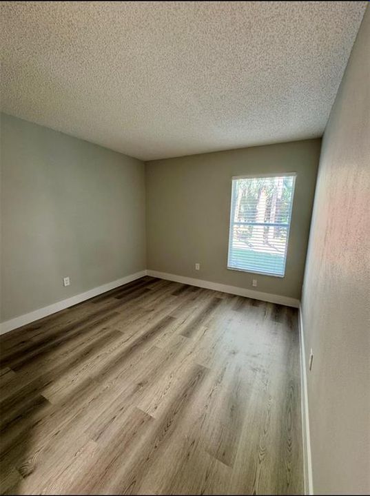 For Rent: $2,560 (4 beds, 2 baths, 1866 Square Feet)