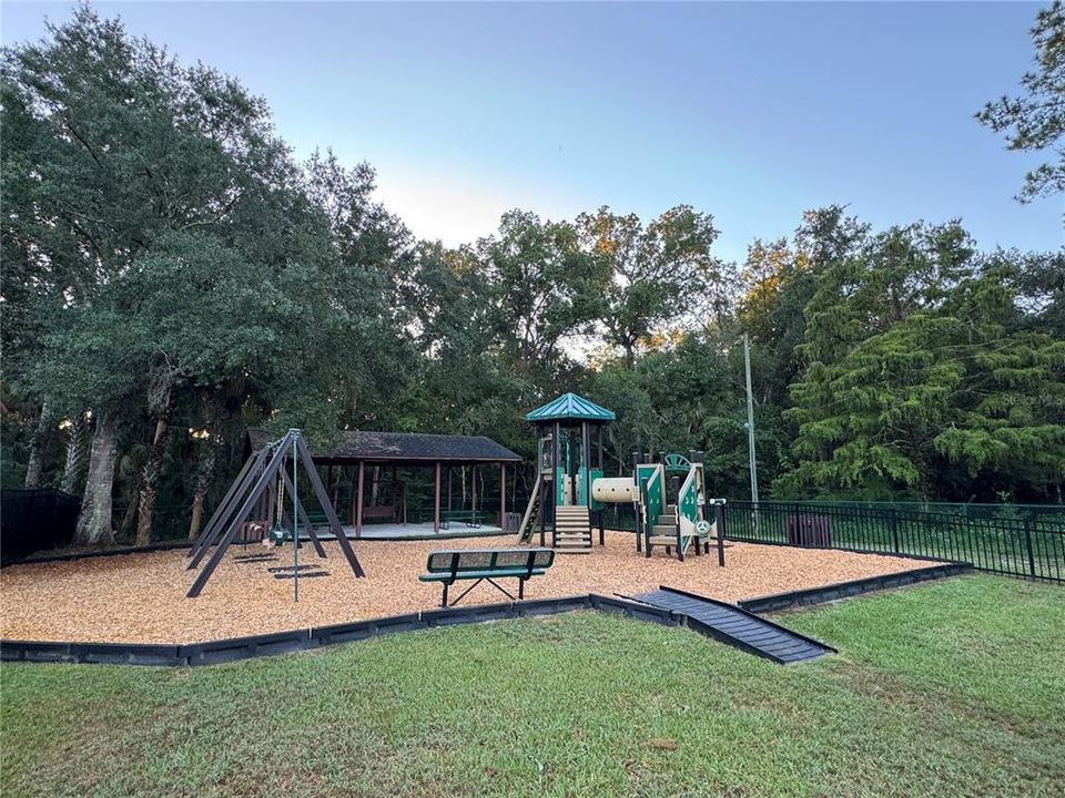 For Rent: $2,560 (4 beds, 2 baths, 1866 Square Feet)