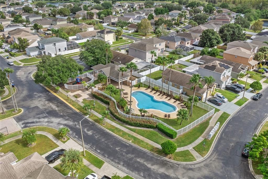 合同活跃: $334,900 (3 贝兹, 2 浴室, 1404 平方英尺)