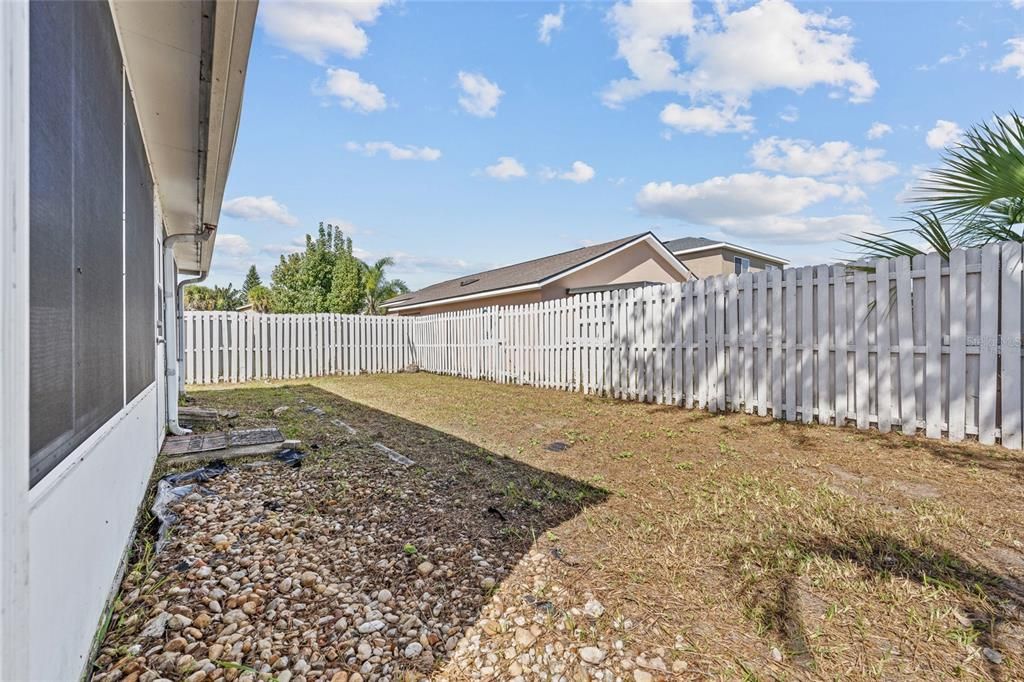 合同活跃: $334,900 (3 贝兹, 2 浴室, 1404 平方英尺)