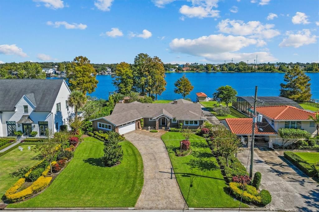 For Sale: $1,700,000 (3 beds, 2 baths, 3073 Square Feet)