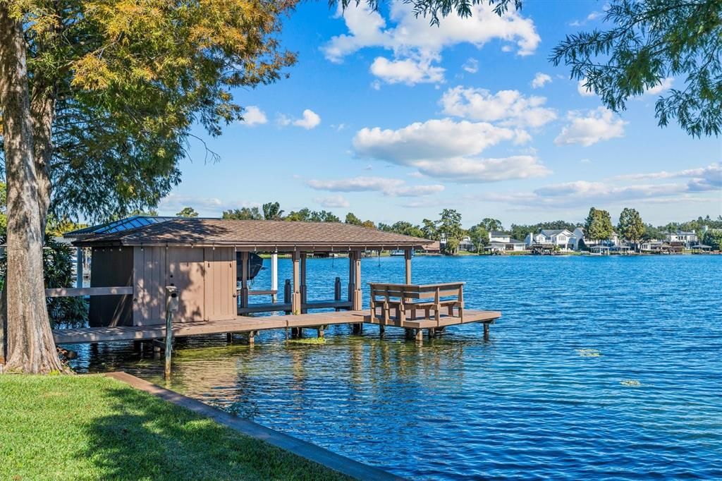 For Sale: $1,700,000 (3 beds, 2 baths, 3073 Square Feet)