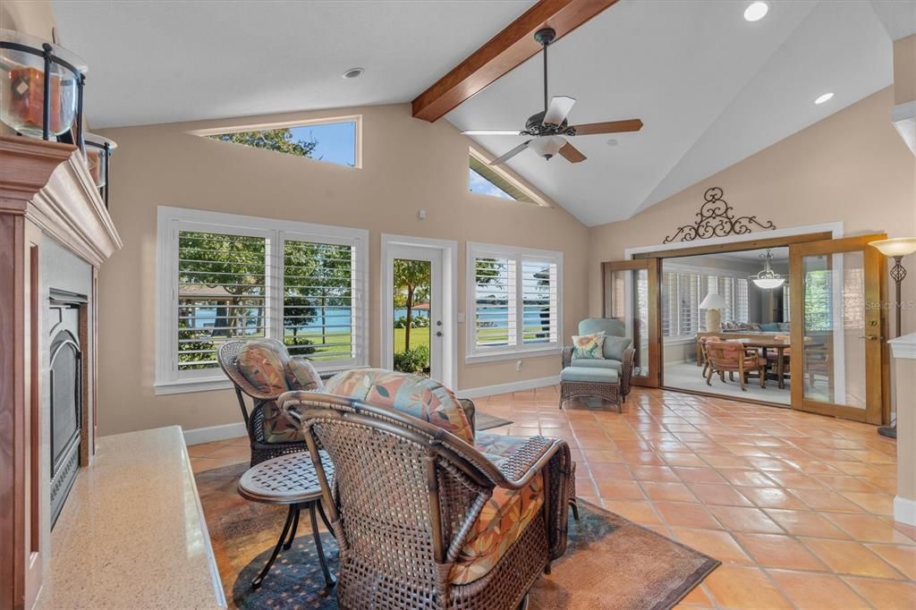 For Sale: $1,700,000 (3 beds, 2 baths, 3073 Square Feet)