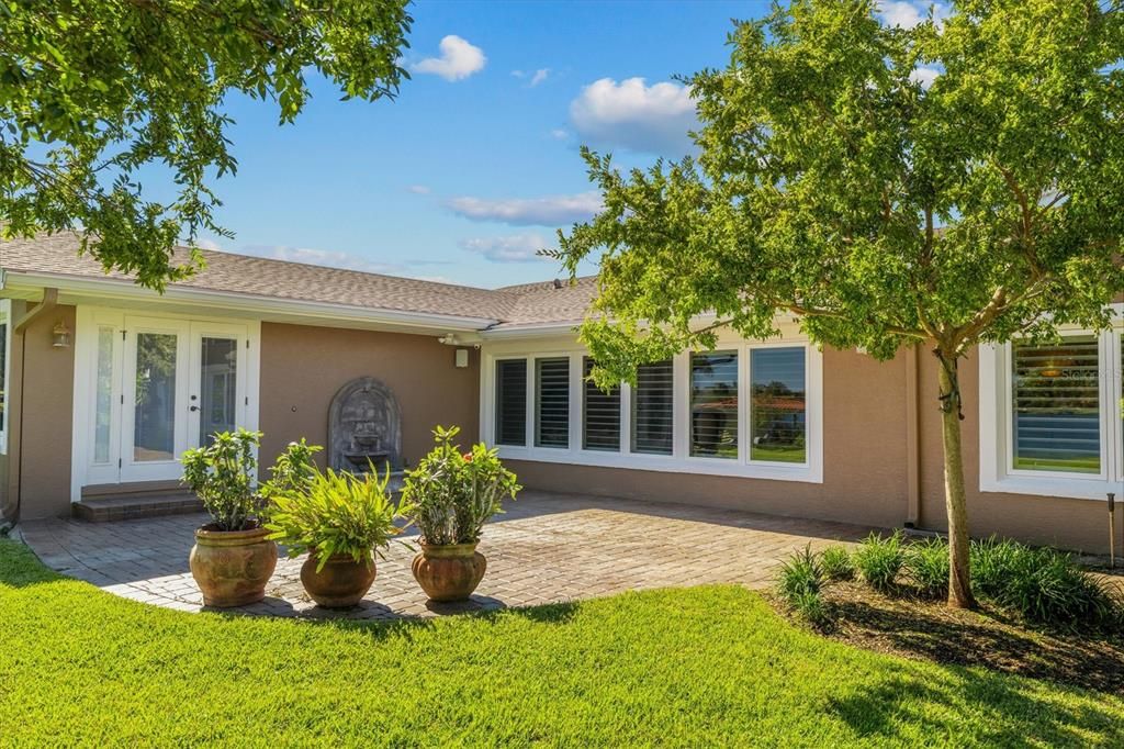 For Sale: $1,700,000 (3 beds, 2 baths, 3073 Square Feet)