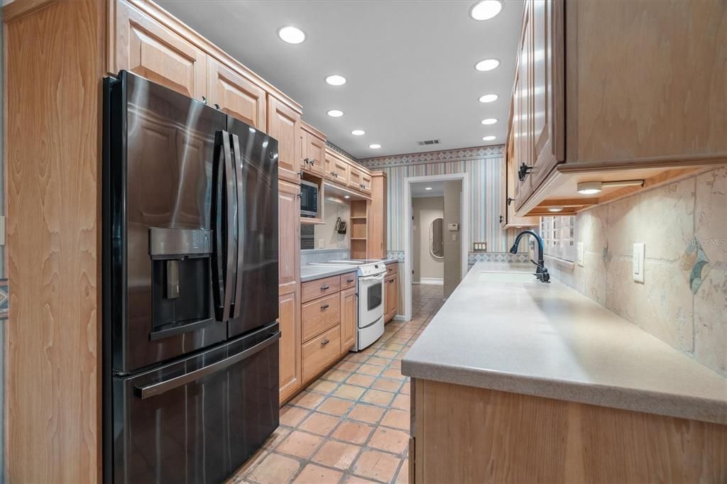 For Sale: $1,700,000 (3 beds, 2 baths, 3073 Square Feet)