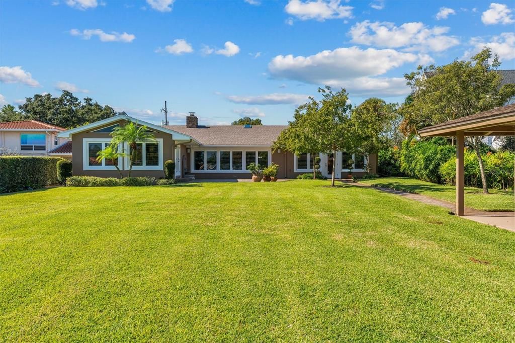 For Sale: $1,700,000 (3 beds, 2 baths, 3073 Square Feet)