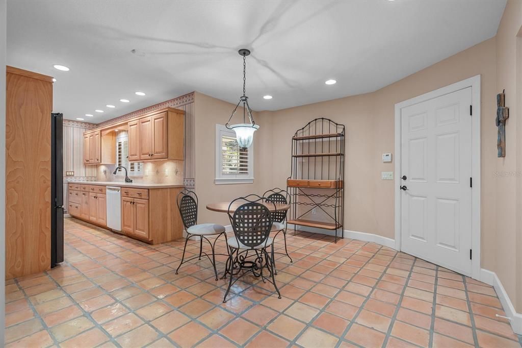 For Sale: $1,700,000 (3 beds, 2 baths, 3073 Square Feet)