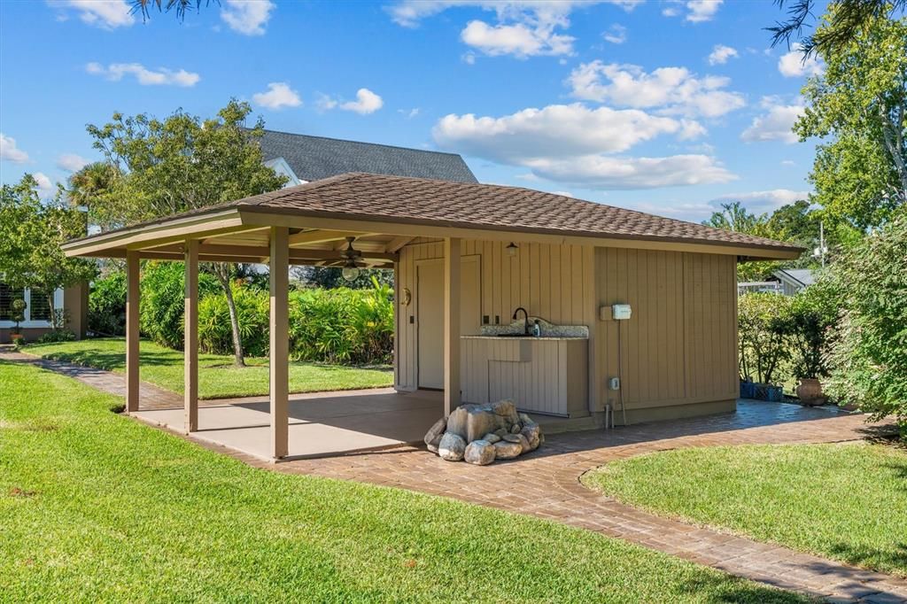 For Sale: $1,700,000 (3 beds, 2 baths, 3073 Square Feet)