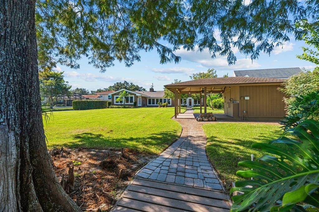 For Sale: $1,700,000 (3 beds, 2 baths, 3073 Square Feet)