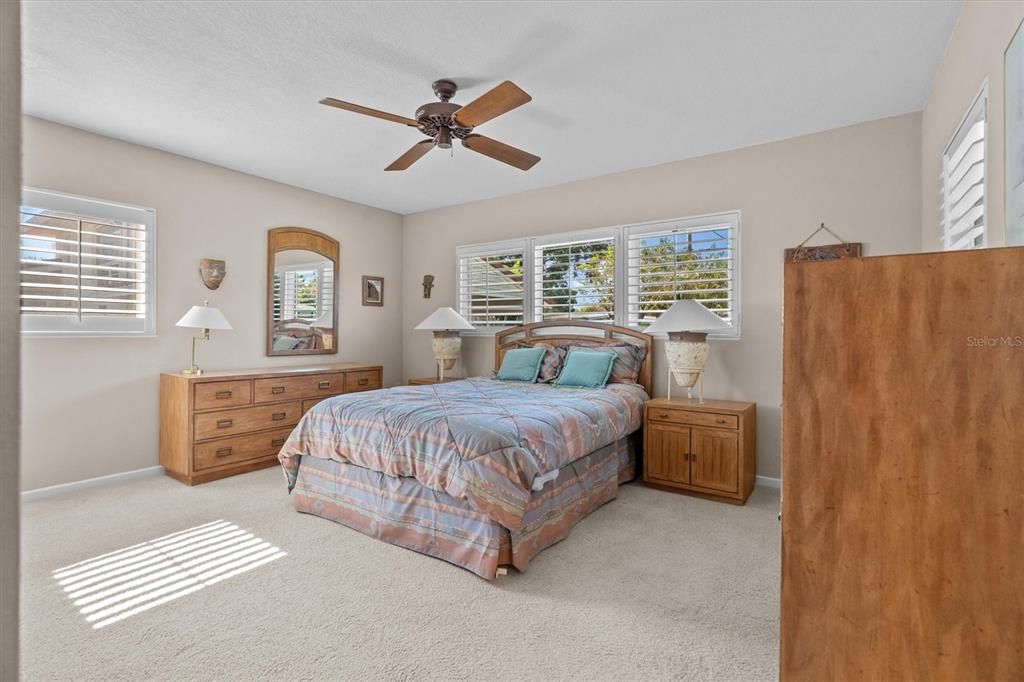 For Sale: $1,700,000 (3 beds, 2 baths, 3073 Square Feet)