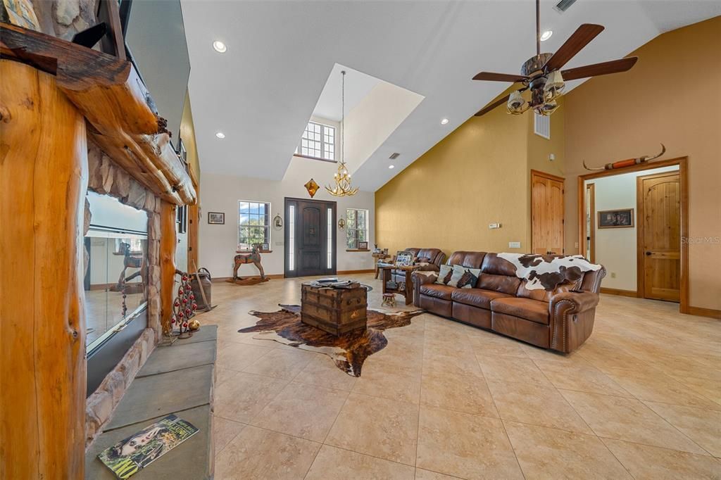 На продажу: $1,199,900 (4 спален, 2 ванн, 2607 Квадратных фут)