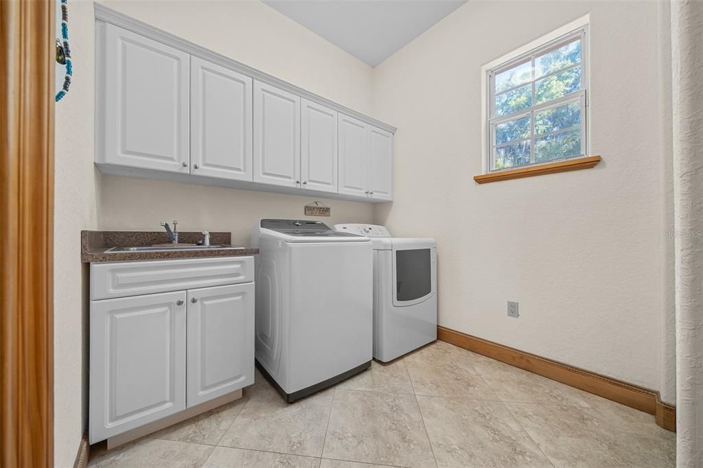 На продажу: $1,199,900 (4 спален, 2 ванн, 2607 Квадратных фут)