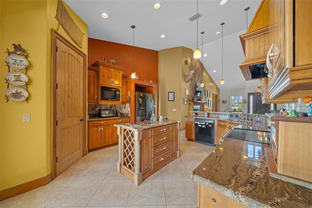 На продажу: $1,199,900 (4 спален, 2 ванн, 2607 Квадратных фут)