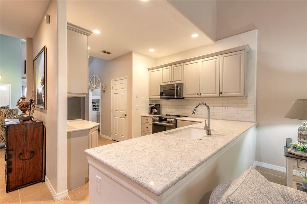 合同活跃: $339,900 (3 贝兹, 2 浴室, 2080 平方英尺)