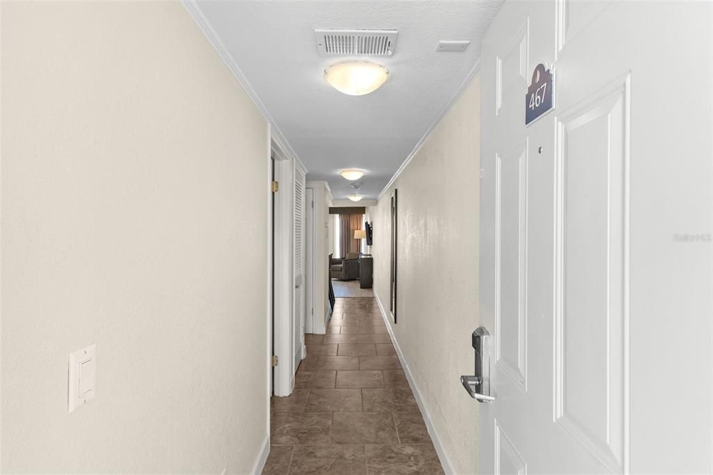 For Sale: $260,000 (1 beds, 1 baths, 560 Square Feet)