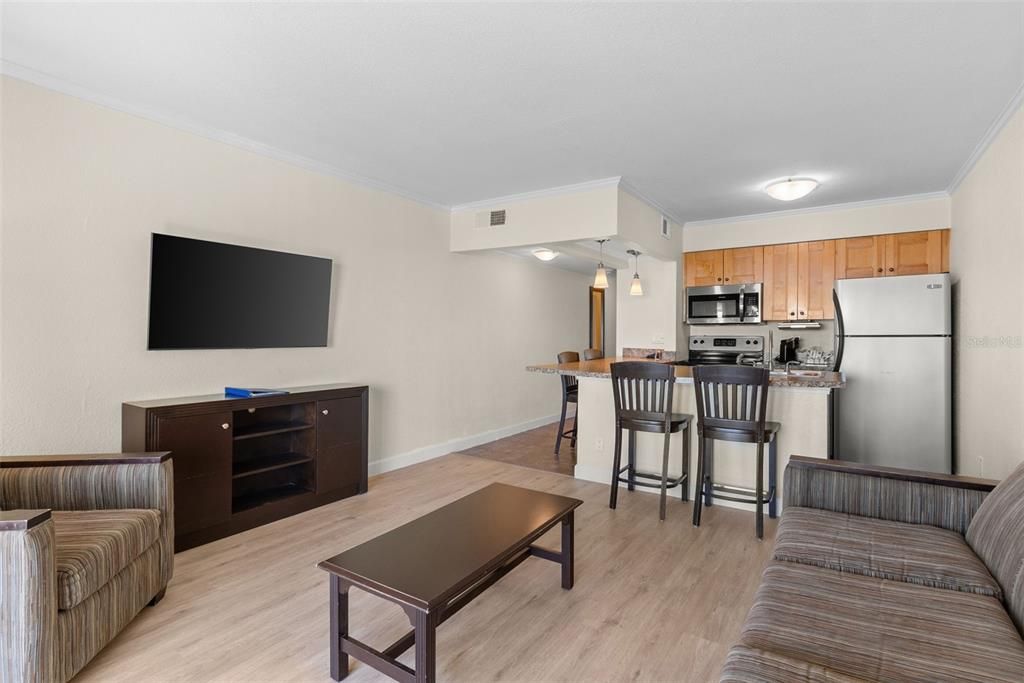 For Sale: $260,000 (1 beds, 1 baths, 560 Square Feet)