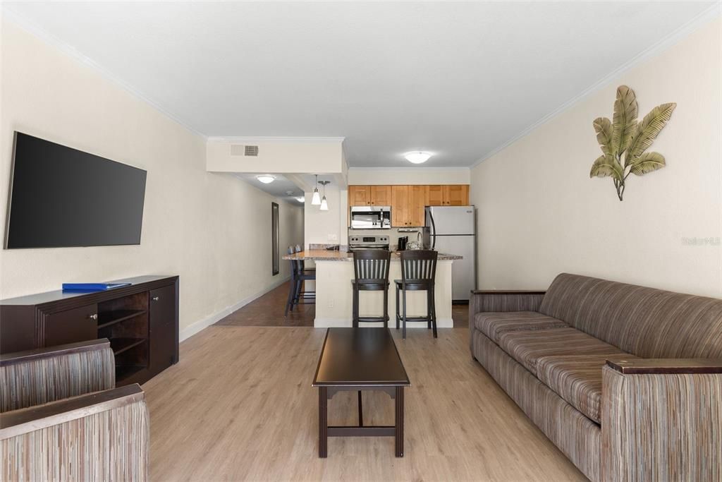 For Sale: $260,000 (1 beds, 1 baths, 560 Square Feet)