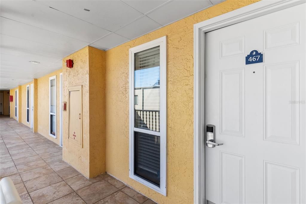 For Sale: $260,000 (1 beds, 1 baths, 560 Square Feet)