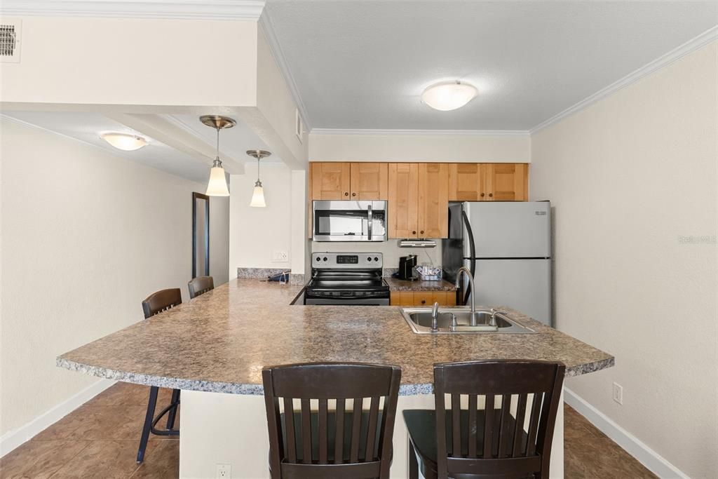 For Sale: $260,000 (1 beds, 1 baths, 560 Square Feet)