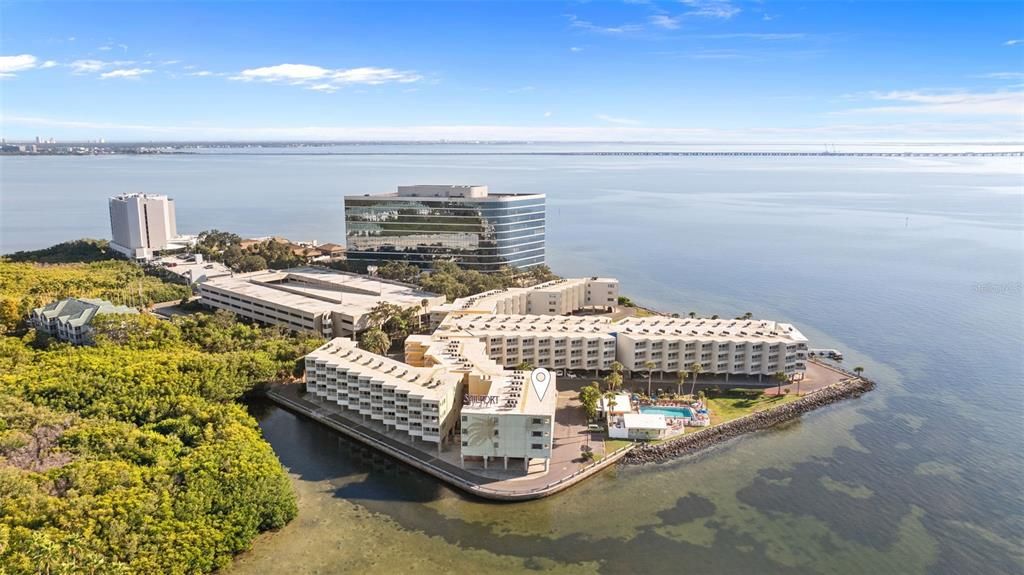 For Sale: $260,000 (1 beds, 1 baths, 560 Square Feet)