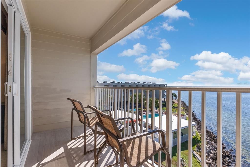 For Sale: $260,000 (1 beds, 1 baths, 560 Square Feet)