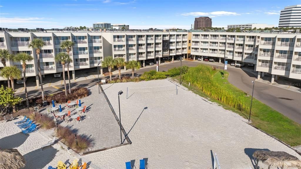 For Sale: $260,000 (1 beds, 1 baths, 560 Square Feet)