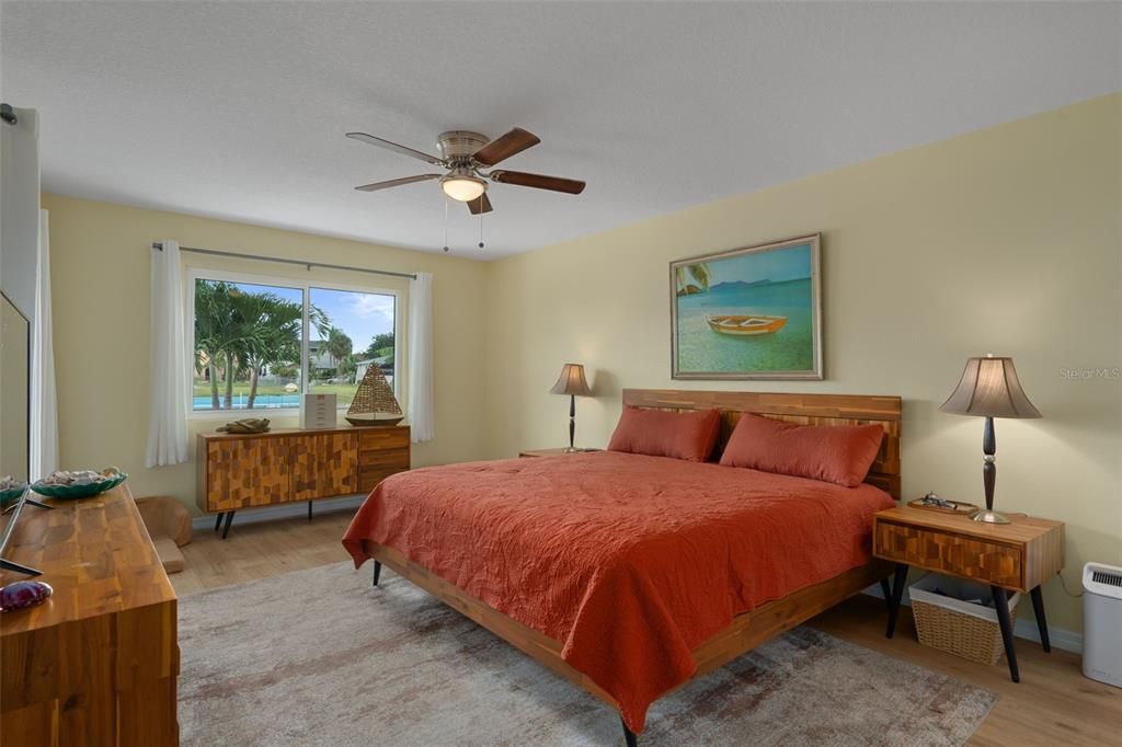 For Sale: $389,900 (3 beds, 2 baths, 1434 Square Feet)