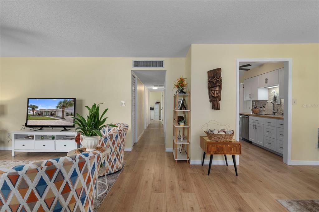 For Sale: $389,900 (3 beds, 2 baths, 1434 Square Feet)