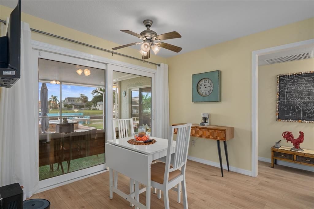 For Sale: $389,900 (3 beds, 2 baths, 1434 Square Feet)