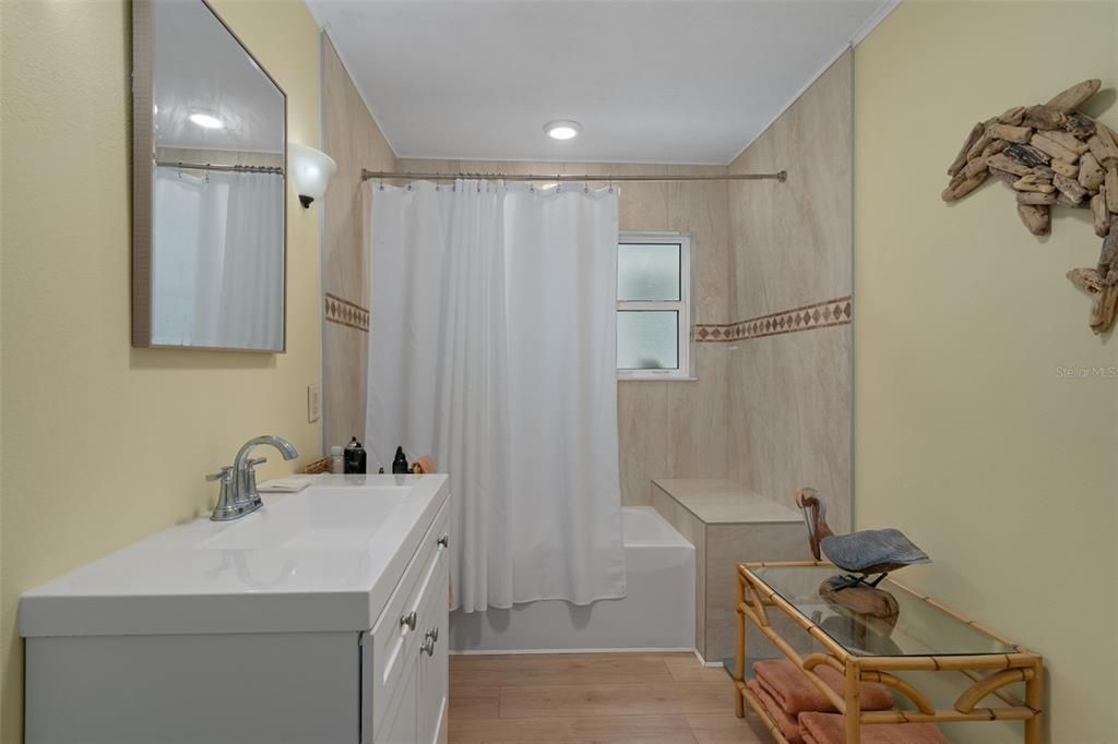 For Sale: $389,900 (3 beds, 2 baths, 1434 Square Feet)