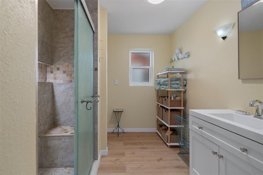 For Sale: $389,900 (3 beds, 2 baths, 1434 Square Feet)