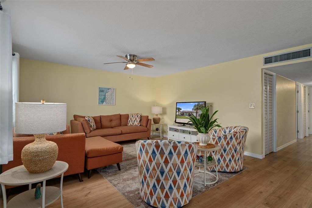 For Sale: $389,900 (3 beds, 2 baths, 1434 Square Feet)