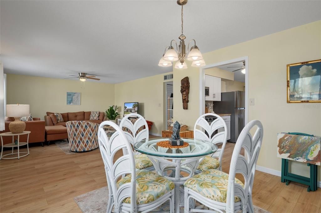 For Sale: $389,900 (3 beds, 2 baths, 1434 Square Feet)