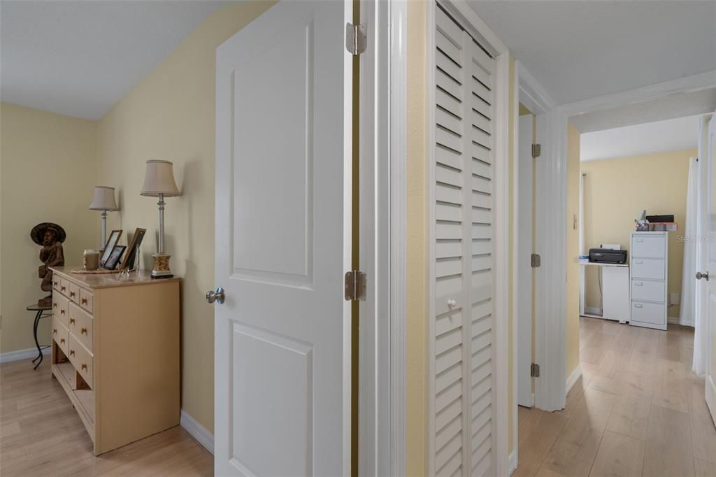 For Sale: $389,900 (3 beds, 2 baths, 1434 Square Feet)