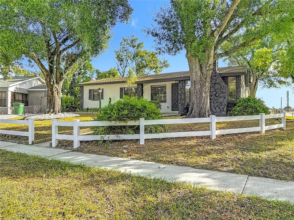 For Sale: $334,500 (3 beds, 1 baths, 1183 Square Feet)