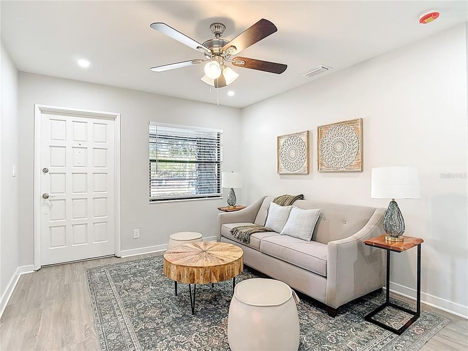 For Sale: $334,500 (3 beds, 1 baths, 1183 Square Feet)