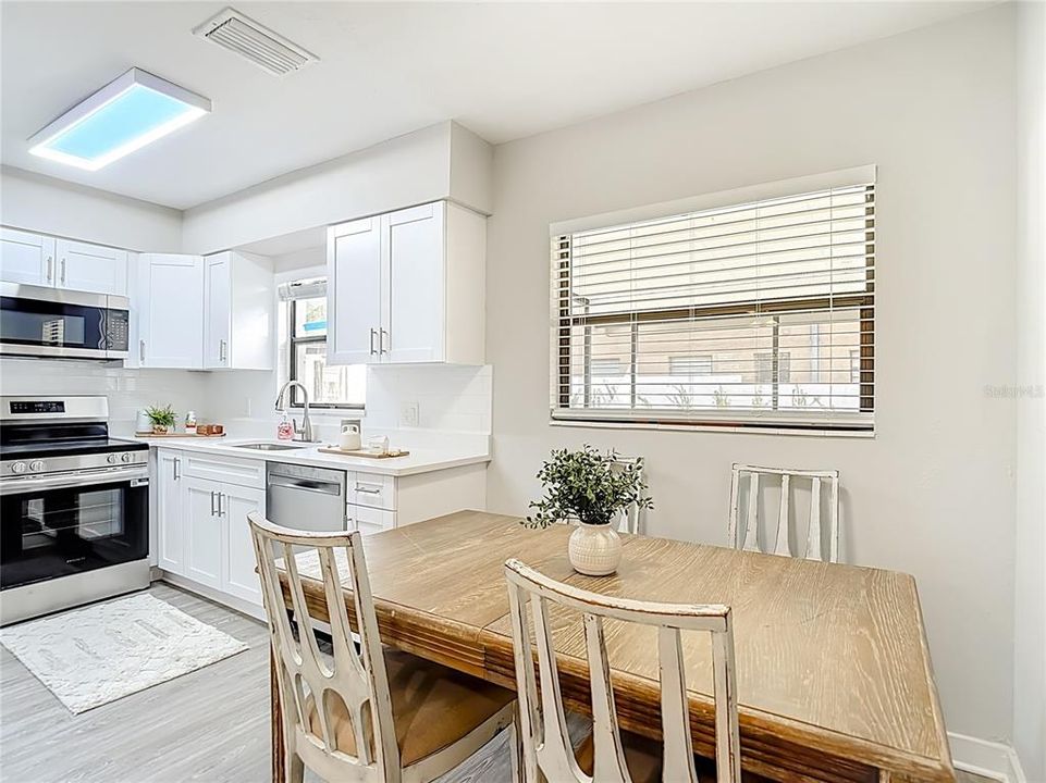 For Sale: $334,500 (3 beds, 1 baths, 1183 Square Feet)